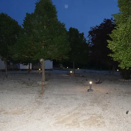 Camping Des Joyeux Campeurs Campsite *