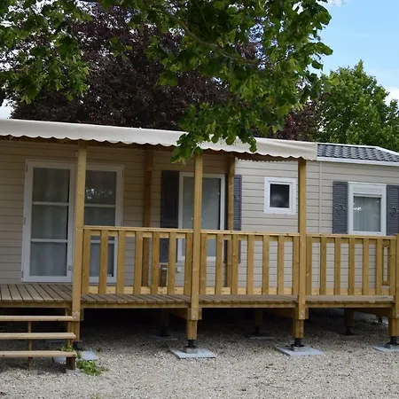 Camping Des Joyeux Campeurs Campsite Pont-sur-Seine