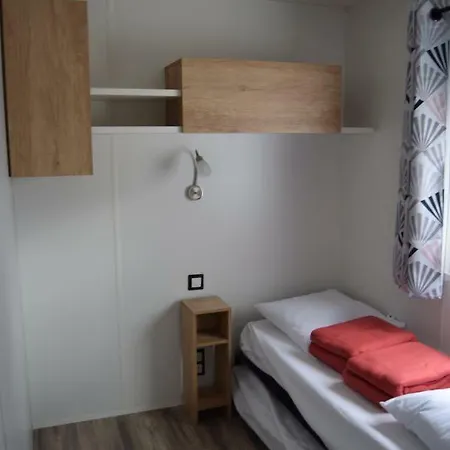 Camping Des Joyeux Campeurs Campsite *