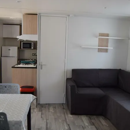Camping Des Joyeux Campeurs